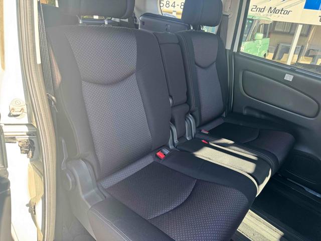 セレナ ハイウェイスター　Ｖセレクション　ワンオーナー　禁煙車　ＥＴＣ　ナビ　ＴＶ　オートクルーズコントロール　両側電動スライドドア　オートライト　スマートキー　アイドリングストップ　電動格納ミラー　後席モニター　３列シート　ウォークスルー（33枚目）