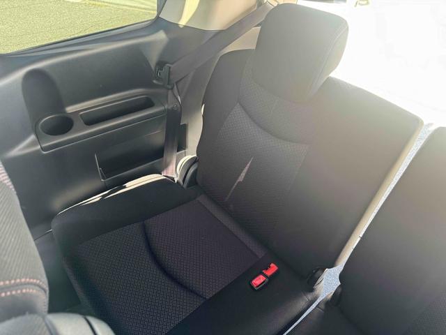 セレナ ハイウェイスター　Ｖセレクション　ワンオーナー　禁煙車　ＥＴＣ　ナビ　ＴＶ　オートクルーズコントロール　両側電動スライドドア　オートライト　スマートキー　アイドリングストップ　電動格納ミラー　後席モニター　３列シート　ウォークスルー（44枚目）