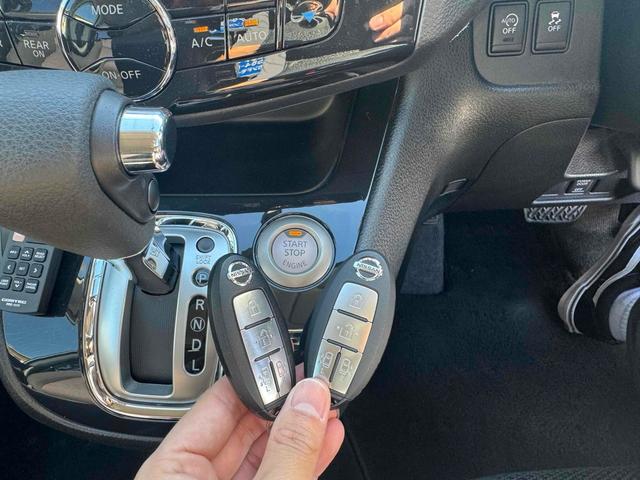 セレナ ハイウェイスター　Ｖセレクション　ワンオーナー　禁煙車　ＥＴＣ　ナビ　ＴＶ　オートクルーズコントロール　両側電動スライドドア　オートライト　スマートキー　アイドリングストップ　電動格納ミラー　後席モニター　３列シート　ウォークスルー（62枚目）