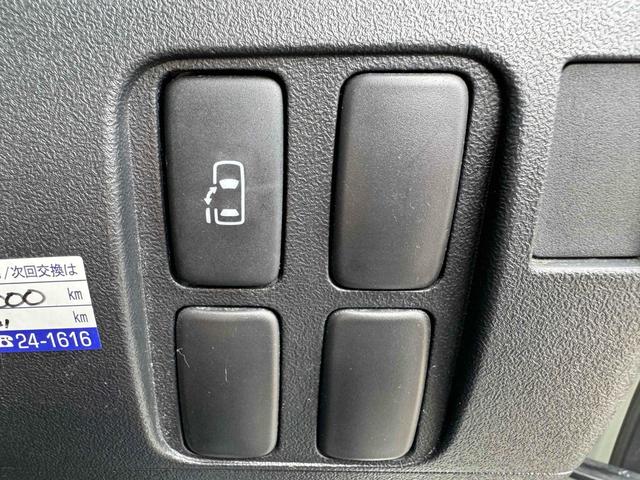 タント カスタムＲＳ　ドライブレコーダー　電動スライドドア　ナビ　ＴＶ　ＨＩＤ　スマートキー　ベンチシート　ターボ　ＣＶＴ　盗難防止システム　ＡＢＳ　ＣＤ　アルミホイール　衝突安全ボディ　エアコン　パワーステアリング（8枚目）