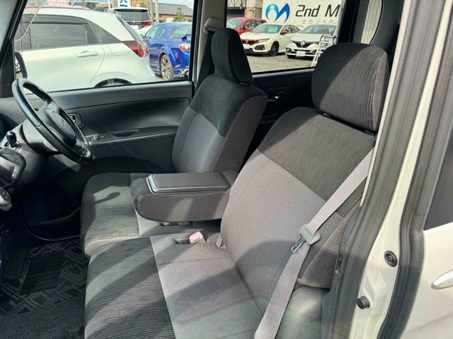 タント カスタムＲＳ　ドライブレコーダー　電動スライドドア　ナビ　ＴＶ　ＨＩＤ　スマートキー　ベンチシート　ターボ　ＣＶＴ　盗難防止システム　ＡＢＳ　ＣＤ　アルミホイール　衝突安全ボディ　エアコン　パワーステアリング（9枚目）