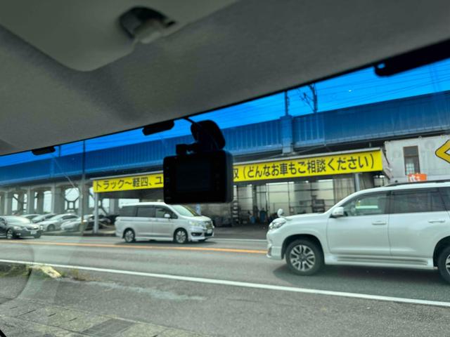 タント カスタムＲＳ　ドライブレコーダー　電動スライドドア　ナビ　ＴＶ　ＨＩＤ　スマートキー　ベンチシート　ターボ　ＣＶＴ　盗難防止システム　ＡＢＳ　ＣＤ　アルミホイール　衝突安全ボディ　エアコン　パワーステアリング（11枚目）