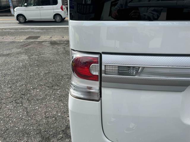 タント カスタムＲＳ　ドライブレコーダー　電動スライドドア　ナビ　ＴＶ　ＨＩＤ　スマートキー　ベンチシート　ターボ　ＣＶＴ　盗難防止システム　ＡＢＳ　ＣＤ　アルミホイール　衝突安全ボディ　エアコン　パワーステアリング（21枚目）