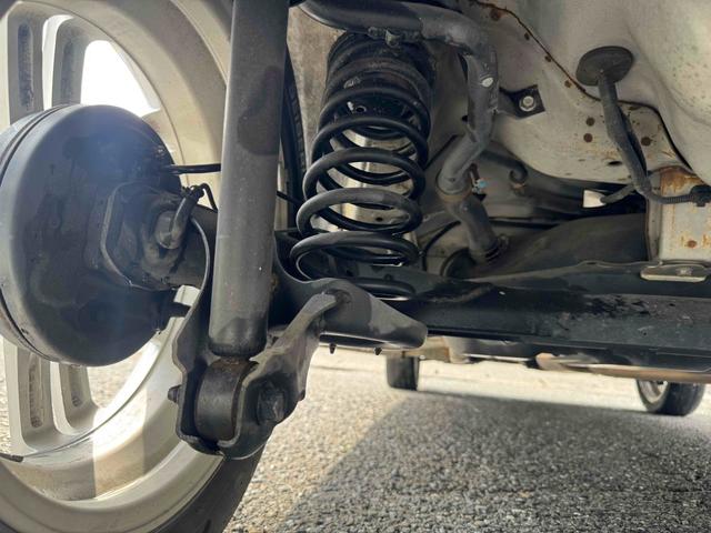 タント カスタムＲＳ　ドライブレコーダー　電動スライドドア　ナビ　ＴＶ　ＨＩＤ　スマートキー　ベンチシート　ターボ　ＣＶＴ　盗難防止システム　ＡＢＳ　ＣＤ　アルミホイール　衝突安全ボディ　エアコン　パワーステアリング（24枚目）