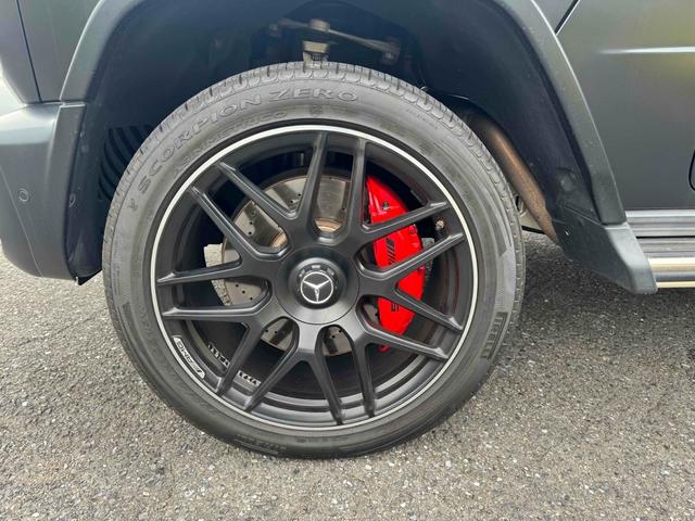 Gクラス G63 エディションマットブラック 禁煙車 4WD ドライブレコーダー 全周囲カメラ クリアランスソナー オートクルーズコントロール パワーシート 衝突被害軽減システム サンルーフ ナビ オートライト LEDヘッドランプ アルミホイール(24枚目)