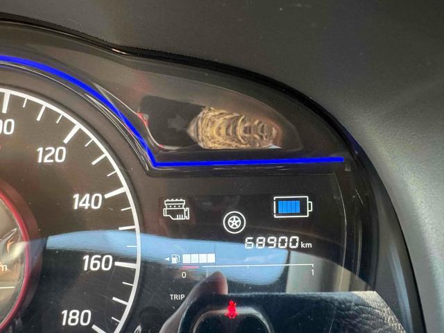 ノート ｅ－パワーニスモ　ドライブレコーダー　ＥＴＣ　全周囲カメラ　ナビ　ＴＶ　クリアランスソナー　レーンアシスト　衝突被害軽減システム　アルミホイール　オートライト　スマートキー　電動格納ミラー　ＣＶＴ　盗難防止システム（8枚目）