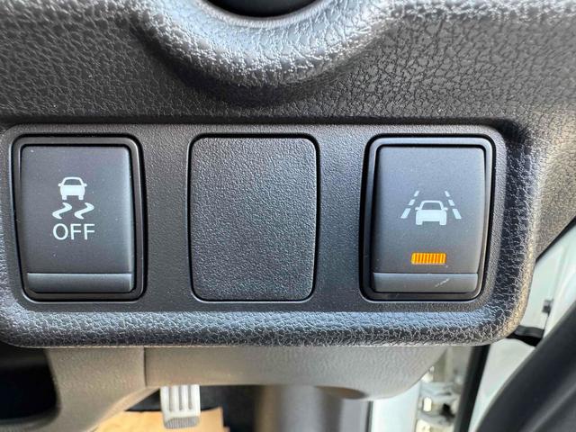 ノート ｅ－パワーニスモ　ドライブレコーダー　ＥＴＣ　全周囲カメラ　ナビ　ＴＶ　クリアランスソナー　レーンアシスト　衝突被害軽減システム　アルミホイール　オートライト　スマートキー　電動格納ミラー　ＣＶＴ　盗難防止システム（18枚目）