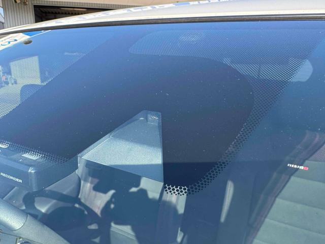 ノート ｅ－パワーニスモ　ドライブレコーダー　ＥＴＣ　全周囲カメラ　ナビ　ＴＶ　クリアランスソナー　レーンアシスト　衝突被害軽減システム　アルミホイール　オートライト　スマートキー　電動格納ミラー　ＣＶＴ　盗難防止システム（36枚目）