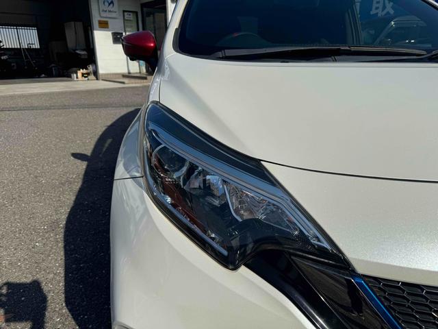 ノート ｅ－パワーニスモ　ドライブレコーダー　ＥＴＣ　全周囲カメラ　ナビ　ＴＶ　クリアランスソナー　レーンアシスト　衝突被害軽減システム　アルミホイール　オートライト　スマートキー　電動格納ミラー　ＣＶＴ　盗難防止システム（39枚目）