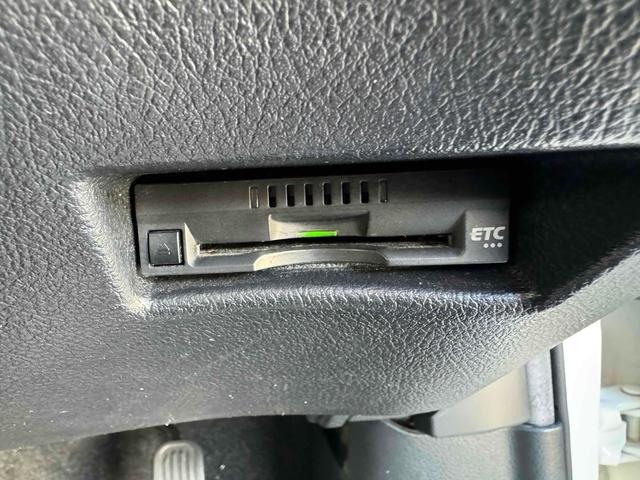 シエンタ ハイブリッドＧ　クエロ　ワンオーナー　ＥＴＣ　バックカメラ　ナビ　ＴＶ　レーンアシスト　衝突被害軽減システム　両側電動スライドドア　オートマチックハイビーム　オートライト　ＬＥＤヘッドランプ　スマートキー　後席モニター（8枚目）