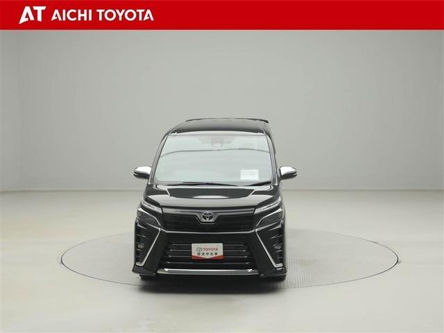 ヴォクシー ＺＳ　煌ＩＩＩ　プリクラッシュ　スマートキ　アイスト　ＤＶＤ再生機能　横滑り防止装置　ナビＴＶ　アルミ　三列シート　ＷＡＣ　盗難防止　オートエアコン　キーレス　ＥＴＣ装備　パワステ　メモリナビ　クルコン　ＡＢＳ（9枚目）