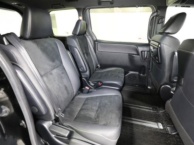 ヴォクシー ＺＳ　煌ＩＩＩ　プリクラッシュ　スマートキ　アイスト　ＤＶＤ再生機能　横滑り防止装置　ナビＴＶ　アルミ　三列シート　ＷＡＣ　盗難防止　オートエアコン　キーレス　ＥＴＣ装備　パワステ　メモリナビ　クルコン　ＡＢＳ（20枚目）