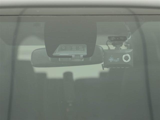 ヴォクシー ＺＳ　煌ＩＩＩ　プリクラッシュ　スマートキ　アイスト　ＤＶＤ再生機能　横滑り防止装置　ナビＴＶ　アルミ　三列シート　ＷＡＣ　盗難防止　オートエアコン　キーレス　ＥＴＣ装備　パワステ　メモリナビ　クルコン　ＡＢＳ（29枚目）