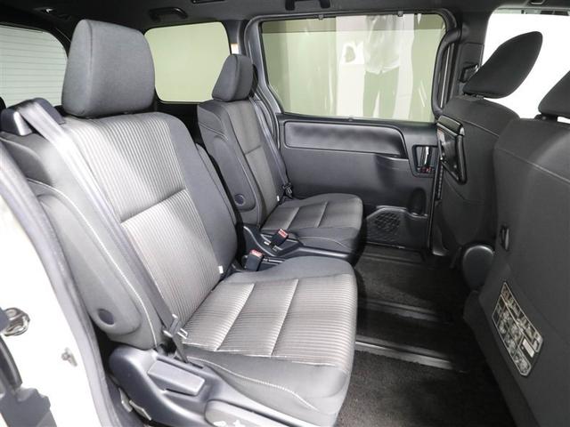 ヴォクシー ハイブリッドＺＳ　煌　Ｗエアコン　ＡＷ　衝突被害軽減　バックモニター　地デジ　オートエアコン　ワンオーナー車　ナビＴＶ　イモビライザー　キーフリー　横滑り防止　３列シート　ドライブレコーダー　ＤＶＤ　メモリーナビ　ＡＢＳ（20枚目）