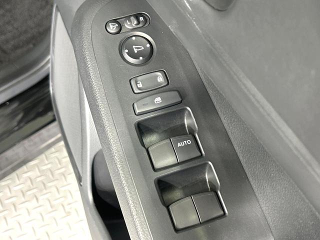 ヴェゼル ｅ：ＨＥＶ　Ｘ　ホンダセンシング　禁煙車　９インチフローティングナビ　ＥＴＣ　Ｂｌｕｅｔｏｏｔｈ再生　ＬＥＤヘッドライト　バックカメラ　アダプティブクルーズコントロール　コーナーセンサー　オートエアコン　スマートキー（41枚目）