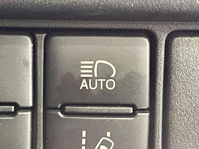 ノア Ｓｉ　ダブルバイビー　禁煙車　両側パワスラ　セーフティセンス　ＳＤナビ　Ｂｌｕｅｔｏｏｔｈ　フルセグ　バックカメラ　ＥＴＣ　ＬＥＤヘッドランプ　スマートキー　後席オートエアコン　後席サンシェード　クルーズコントロール（60枚目）
