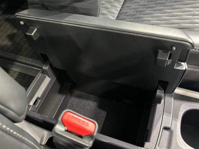 ノア ハイブリッドＳ－Ｚ　１０．５型ナビ付ディスプレイ　両側電動ドア　バックカメラ　衝突軽減ブレーキ　レーダークルーズ　禁煙　コーナーセンサー　スマートキー　ＬＥＤヘッド　ＥＴＣ　オートハイビーム　車線逸脱警報　オートライト（50枚目）