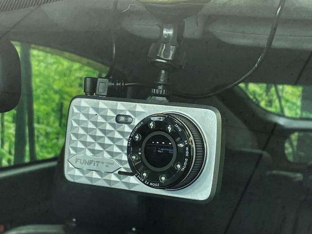 プリウス Ｓツーリングセレクション・マイコーデ　純正ＳＤナビ　バックカメラ　禁煙車　ドラレコ　コーナーセンサー　スマートキー　ＬＥＤヘッド　ビルトインＥＴＣ　オートライト　オートエアコン　純正１７インチアルミ　Ｂｌｕｅｔｏｏｔｈ　ＣＤ　ＤＶＤ再生（5枚目）