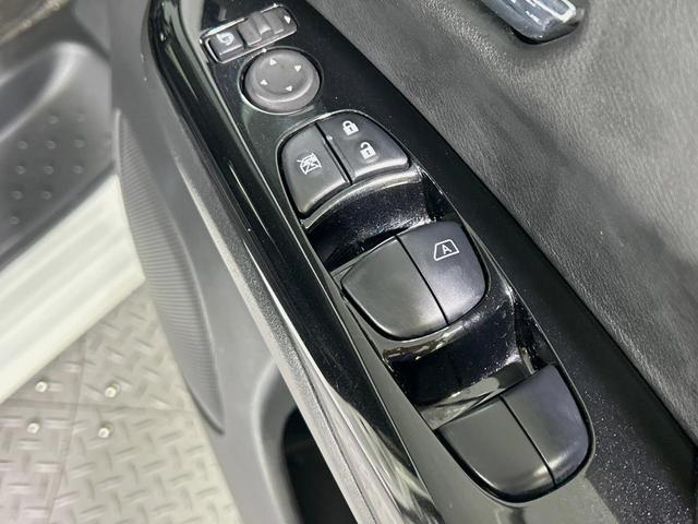 セレナ e-パワー ハイウェイスターG 両側電動ドア 純正10型ナビ 全周囲カメラ 衝突被害軽減システム レーダークルーズ 禁煙車 ドラレコ コーナーセンサー スマートキー LEDヘッド ビルトインETC 車線逸脱警報 オートライト(38枚目)