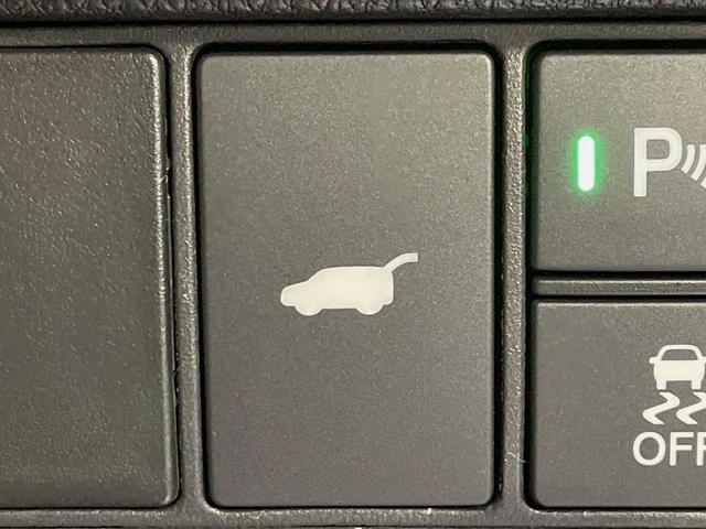 ヴェゼル ｅ：ＨＥＶ　Ｚ　登録済未使用車　純正９型ナビ　バックカメラ　ホンダセンシング　レーダークルーズ　電動リアゲート　コーナーセンサー　スマートキー　ＬＥＤヘッド　ＥＴＣ２．０　オートハイビーム　車線逸脱警報（7枚目）