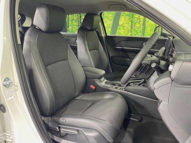 ヴェゼル ｅ：ＨＥＶ　Ｚ　登録済未使用車　純正９型ナビ　バックカメラ　ホンダセンシング　レーダークルーズ　電動リアゲート　コーナーセンサー　スマートキー　ＬＥＤヘッド　ＥＴＣ２．０　オートハイビーム　車線逸脱警報（8枚目）