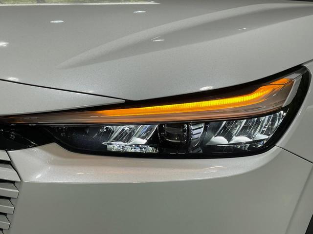 ヴェゼル ｅ：ＨＥＶ　Ｚ　登録済未使用車　純正９型ナビ　バックカメラ　ホンダセンシング　レーダークルーズ　電動リアゲート　コーナーセンサー　スマートキー　ＬＥＤヘッド　ＥＴＣ２．０　オートハイビーム　車線逸脱警報（12枚目）