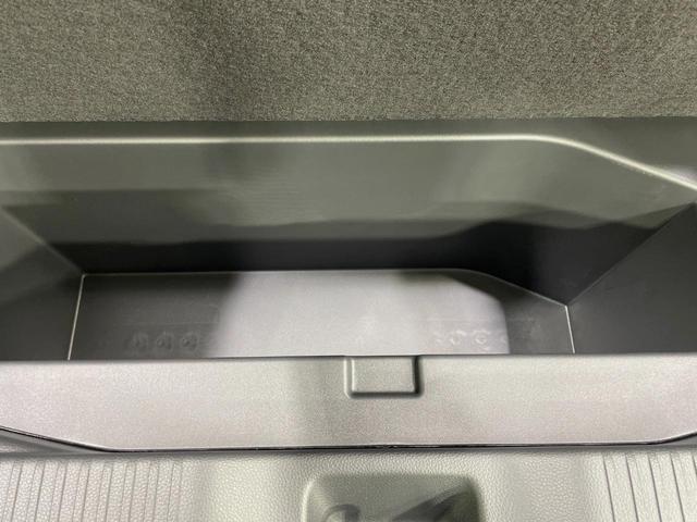 ヴェゼル ｅ：ＨＥＶ　Ｚ　登録済未使用車　純正９型ナビ　バックカメラ　ホンダセンシング　レーダークルーズ　電動リアゲート　コーナーセンサー　スマートキー　ＬＥＤヘッド　ＥＴＣ２．０　オートハイビーム　車線逸脱警報（48枚目）