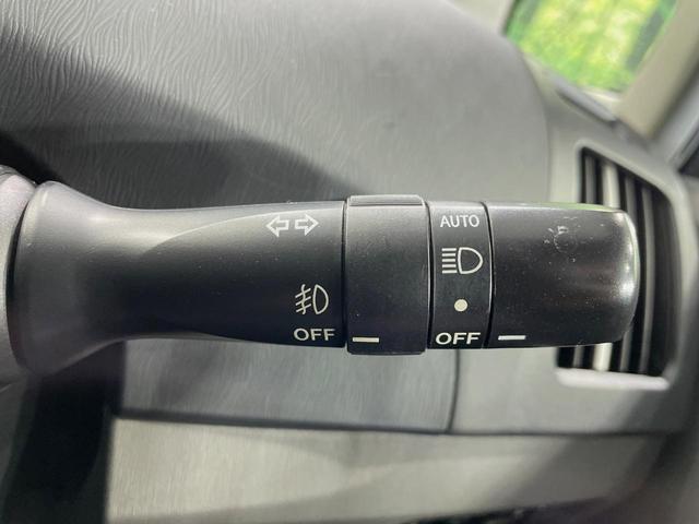プリウス Ｇツーリングセレクション　ＳＤナビ　バックカメラ　禁煙車　スマートキー　ＬＥＤヘッド　ビルトインＥＴＣ　クルコン　オートライト　オートエアコン　純正１７インチアルミ　Ｂｌｕｅｔｏｏｔｈ　ＣＤ　ＤＶＤ再生　フルセグ（7枚目）