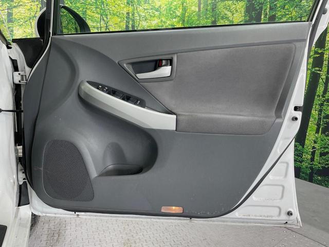 プリウス Ｇツーリングセレクション　ＳＤナビ　バックカメラ　禁煙車　スマートキー　ＬＥＤヘッド　ビルトインＥＴＣ　クルコン　オートライト　オートエアコン　純正１７インチアルミ　Ｂｌｕｅｔｏｏｔｈ　ＣＤ　ＤＶＤ再生　フルセグ（32枚目）