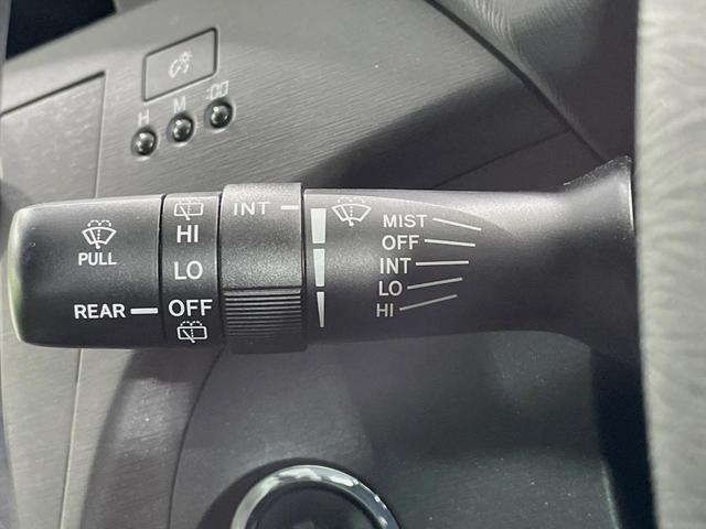 プリウス Ｇツーリングセレクション　ＳＤナビ　バックカメラ　禁煙車　スマートキー　ＬＥＤヘッド　ビルトインＥＴＣ　クルコン　オートライト　オートエアコン　純正１７インチアルミ　Ｂｌｕｅｔｏｏｔｈ　ＣＤ　ＤＶＤ再生　フルセグ（41枚目）