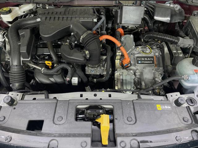 オーラ Ｇ　レザーエディション　純正９インチナビ　全周囲カメラ　ＢＯＳＥサウンド　衝突被害軽減システム　レーダークルーズ　禁煙車　レザーシート　ドラレコ　コーナーセンサー　スマートキー　ＬＥＤヘッド　ＥＴＣ２．０　オートハイビーム（18枚目）