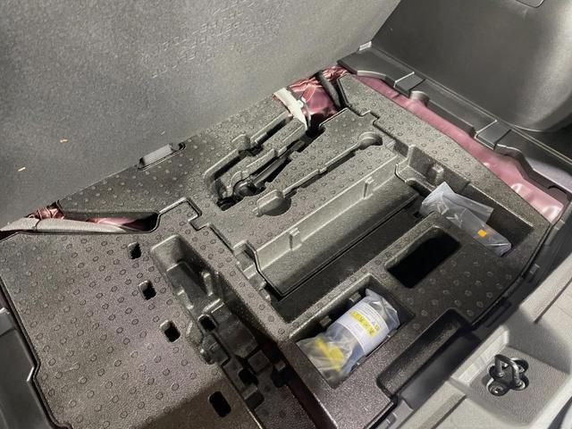 オーラ Ｇ　レザーエディション　純正９インチナビ　全周囲カメラ　ＢＯＳＥサウンド　衝突被害軽減システム　レーダークルーズ　禁煙車　レザーシート　ドラレコ　コーナーセンサー　スマートキー　ＬＥＤヘッド　ＥＴＣ２．０　オートハイビーム（62枚目）