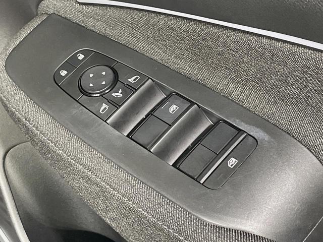 オーラ Ｇ　レザーエディション　純正９インチナビ　全周囲カメラ　ＢＯＳＥサウンド　衝突被害軽減システム　レーダークルーズ　禁煙車　レザーシート　ドラレコ　コーナーセンサー　スマートキー　ＬＥＤヘッド　ＥＴＣ２．０　オートハイビーム（63枚目）