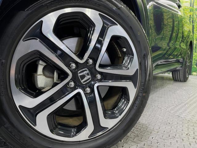 ヴェゼル ハイブリッドZ・ホンダセンシング 純正SDナビ バックカメラ 衝突被害軽減システム レーダークルーズ 禁煙車 スマートキー LEDヘッド ビルトインETC 車線逸脱警報 オートライト デュアルエアコン 寒冷地仕様(13枚目)