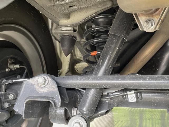 ジムニーシエラ JC 4WD MT車 SDナビ バックカメラ 衝突被害軽減システム 禁煙車 スマートキー LEDヘッド ETC クルコン オートライト オートエアコン 純正15インチアルミ Bluetooth フルセグ(21枚目)