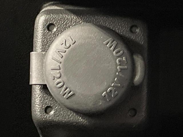 ジムニーシエラ JC 4WD MT車 SDナビ バックカメラ 衝突被害軽減システム 禁煙車 スマートキー LEDヘッド ETC クルコン オートライト オートエアコン 純正15インチアルミ Bluetooth フルセグ(57枚目)