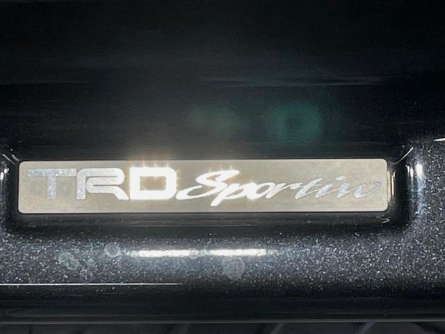 Ｃ－ＨＲ Ｇ　ＴＲＤエアロ　純正ＳＤナビ　バックカメラ　衝突軽減　レーダークルーズ　禁煙車　コーナーセンサー　スマートキー　ＬＥＤヘッド　ビルトインＥＴＣ　オートハイビーム　車線逸脱警報　オートライト（3枚目）