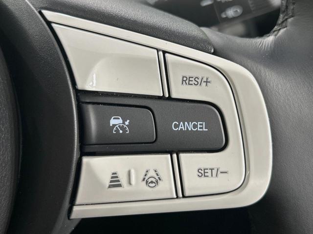 フィット e:HEVホーム 純正9インチナビ バックカメラ 衝突被害軽減システム レーダークルーズ 禁煙車 コーナーセンサー スマートキー LEDヘッド ETC オートハイビーム 車線逸脱警報 オートライト オートエアコン(5枚目)