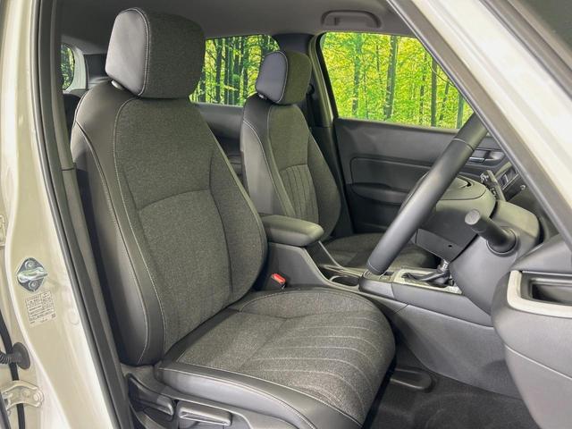 フィット e:HEVホーム 純正9インチナビ バックカメラ 衝突被害軽減システム レーダークルーズ 禁煙車 コーナーセンサー スマートキー LEDヘッド ETC オートハイビーム 車線逸脱警報 オートライト オートエアコン(8枚目)