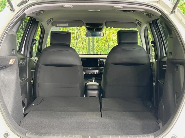 フィット e:HEVホーム 純正9インチナビ バックカメラ 衝突被害軽減システム レーダークルーズ 禁煙車 コーナーセンサー スマートキー LEDヘッド ETC オートハイビーム 車線逸脱警報 オートライト オートエアコン(10枚目)