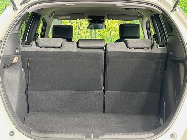 フィット e:HEVホーム 純正9インチナビ バックカメラ 衝突被害軽減システム レーダークルーズ 禁煙車 コーナーセンサー スマートキー LEDヘッド ETC オートハイビーム 車線逸脱警報 オートライト オートエアコン(40枚目)