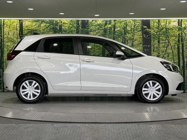 フィット e:HEVホーム 純正9インチナビ バックカメラ 衝突被害軽減システム レーダークルーズ 禁煙車 コーナーセンサー スマートキー LEDヘッド ETC オートハイビーム 車線逸脱警報 オートライト オートエアコン(54枚目)