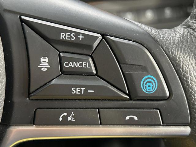 キックス Ｘ　ツートーンインテリアエディション　純正９インチナビ　全周囲カメラ　衝突被害軽減システム　レーダークルーズ　ハーフレザーシート　ドラレコ　コーナーセンサー　スマートキー　ＬＥＤヘッド　ＥＴＣ　オートハイビーム　オートライト　禁煙車（5枚目）