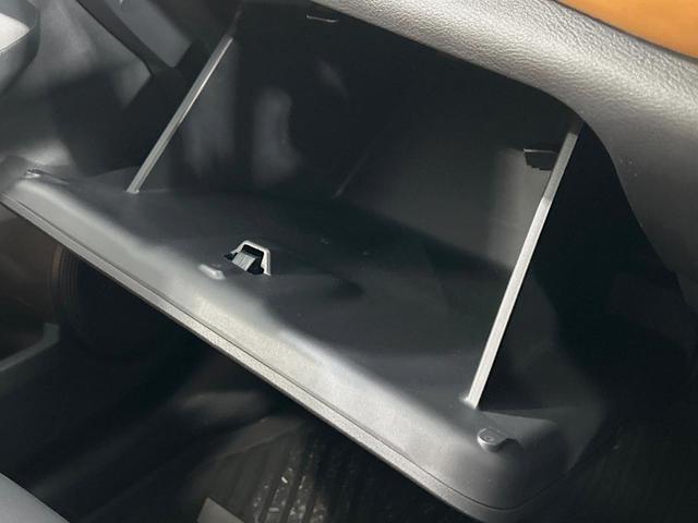 キックス Ｘ　ツートーンインテリアエディション　純正９インチナビ　全周囲カメラ　衝突被害軽減システム　レーダークルーズ　ハーフレザーシート　ドラレコ　コーナーセンサー　スマートキー　ＬＥＤヘッド　ＥＴＣ　オートハイビーム　オートライト　禁煙車（55枚目）