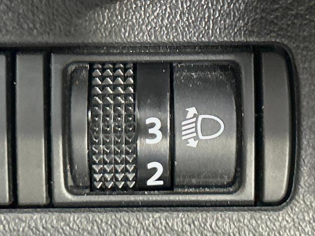 キックス Ｘ　ツートーンインテリアエディション　純正９インチナビ　全周囲カメラ　衝突被害軽減システム　レーダークルーズ　ハーフレザーシート　ドラレコ　コーナーセンサー　スマートキー　ＬＥＤヘッド　ＥＴＣ　オートハイビーム　オートライト　禁煙車（68枚目）