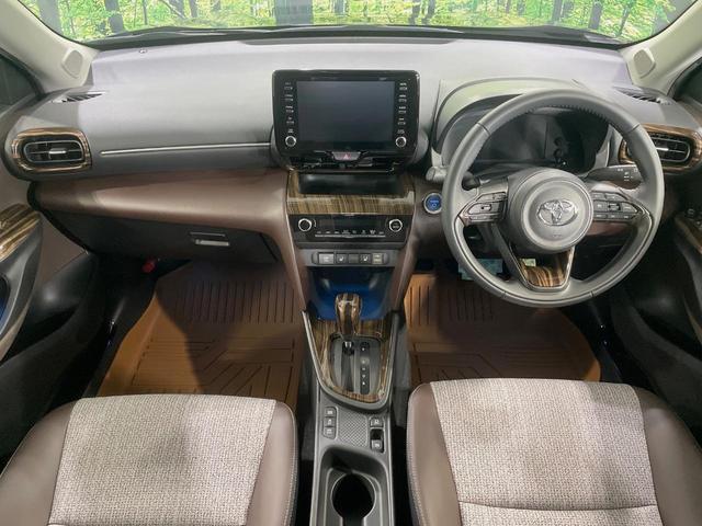 ヤリスクロス ハイブリッドZ 全周囲カメラ 純正8インチディスプレイオーディオ 衝突被害軽減システム レーダークルーズ パワーシート ドラレコ コーナーセンサー スマートキー LEDヘッド ETC オートハイビーム 禁煙車(2枚目)