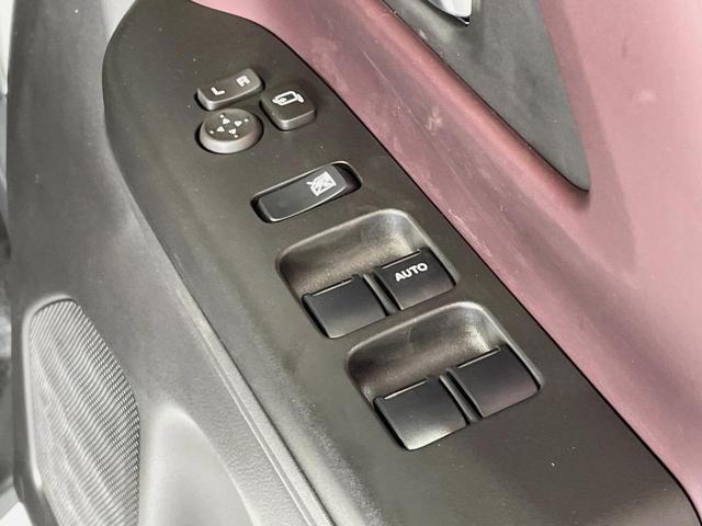 スペーシアカスタム ハイブリッドＸＳ　届出済未使用車　両側電動ドア　衝突被害軽減システム　レーダークルーズ　コーナーセンサー　スマートキー　ＬＥＤヘッド　オートハイビーム　車線逸脱警報　オートライト　オートエアコン　純正１５インチアルミ（34枚目）