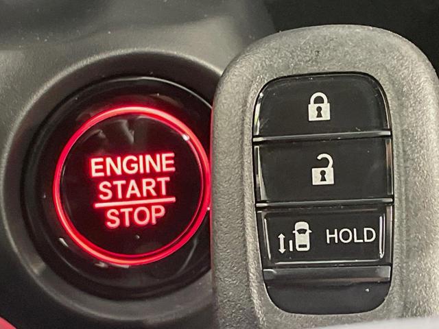 Ｎ－ＢＯＸカスタム ベースグレード　届出済未使用車　電動スライドドア　バックカメラ　衝突被害軽減システム　レーダークルーズ　コーナーセンサー　スマートキー　ＬＥＤヘッド　オートハイビーム　車線逸脱警報　オートライト　オートエアコン（7枚目）