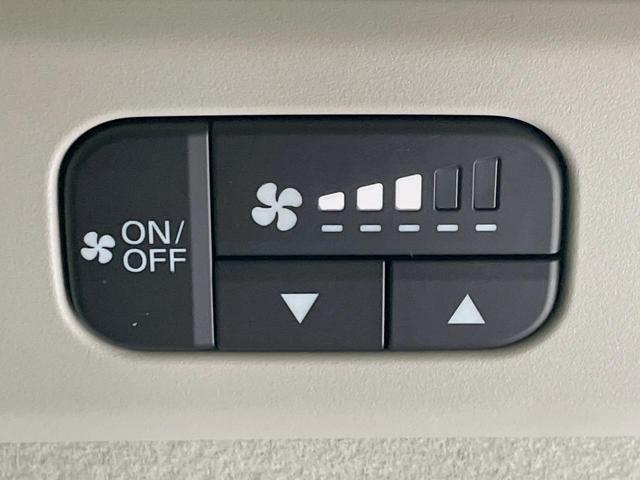 フリード エアー　ＥＸ　登録済未使用車　４ＷＤ　両側電動ドア　衝突被害軽減システム　レーダークルーズ　禁煙車　コーナーセンサー　スマートキー　ＬＥＤヘッド　オートハイビーム　車線逸脱警報　オートライト　オートエアコン（39枚目）