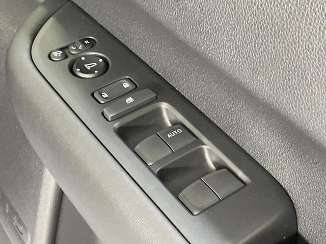 フリード エアー　ＥＸ　登録済未使用車　４ＷＤ　両側電動ドア　衝突被害軽減システム　レーダークルーズ　禁煙車　コーナーセンサー　スマートキー　ＬＥＤヘッド　オートハイビーム　車線逸脱警報　オートライト　オートエアコン（47枚目）